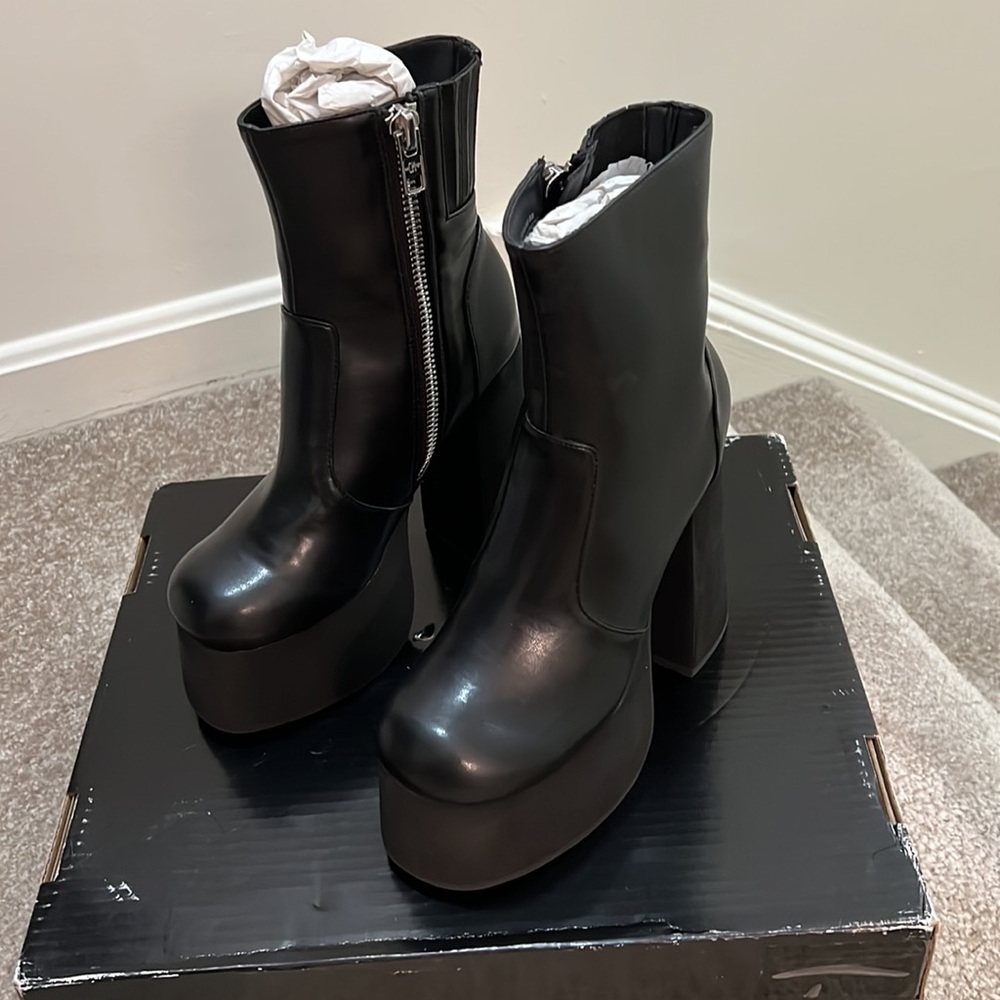 DOLLS KILL/CURRENT MOOD-Midnight Baddie Behavior Platform Ankle Boots.